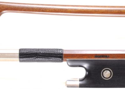 Brazillian Pernambuco Violin bow. Silver mountings, 61.8 grams